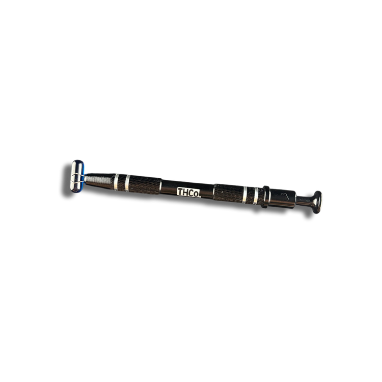 THCo. Terp Claw holding a 6x15mm Sapphire pillar from THCo.